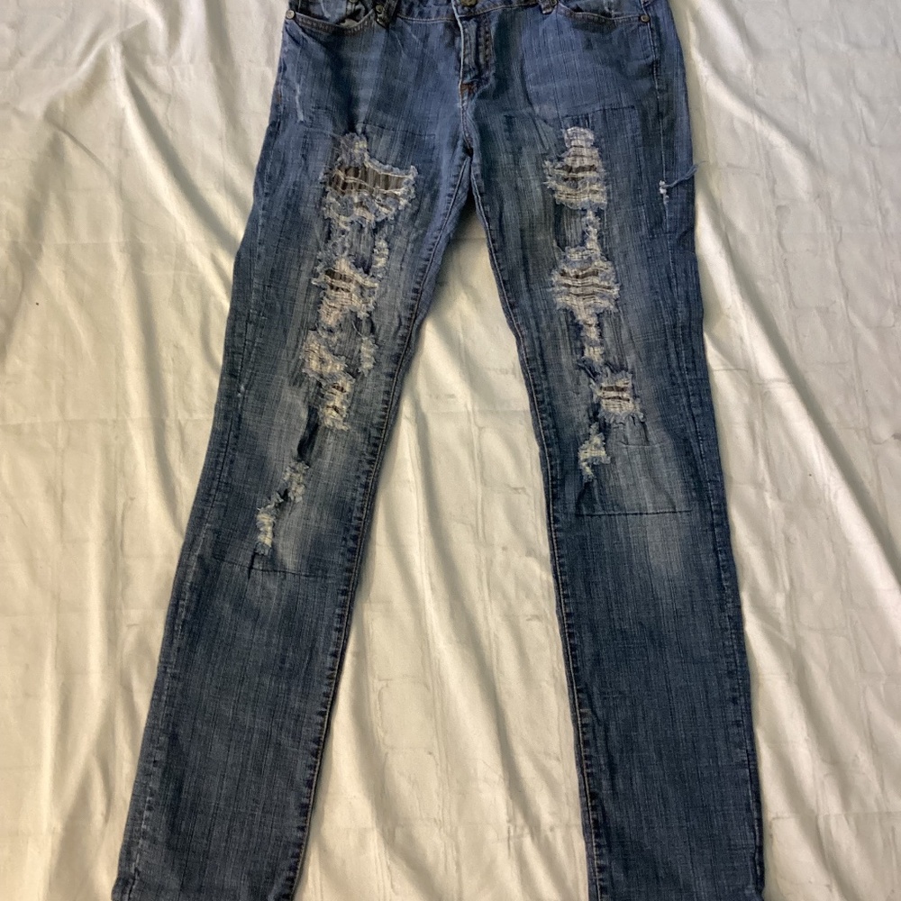 TEN25 PRE-WASH DISTRESSED JEANS (Size: 13/14)